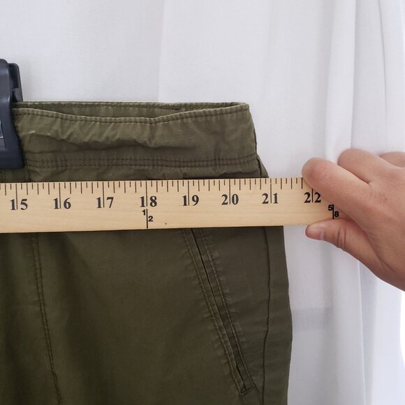 Woman Army Green button zip Pockets Cargo Pants - Picture 2 of 12